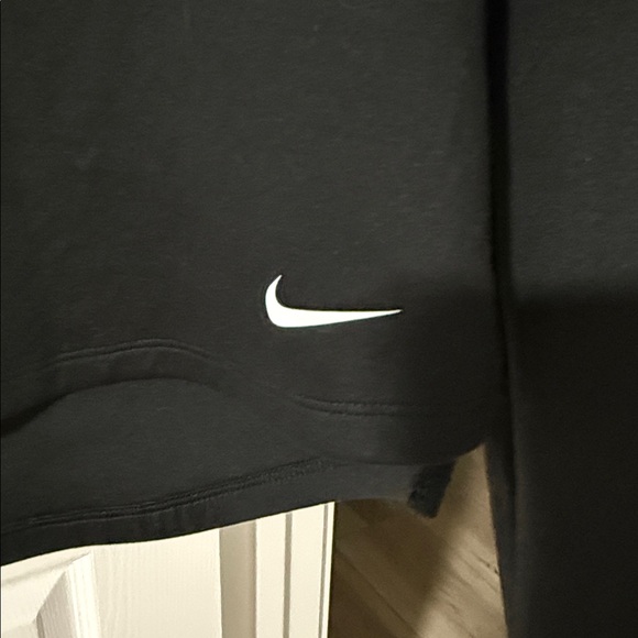 Nike Women's Therma Fit Black Long Sleeve Tee - Picture 2 of 4